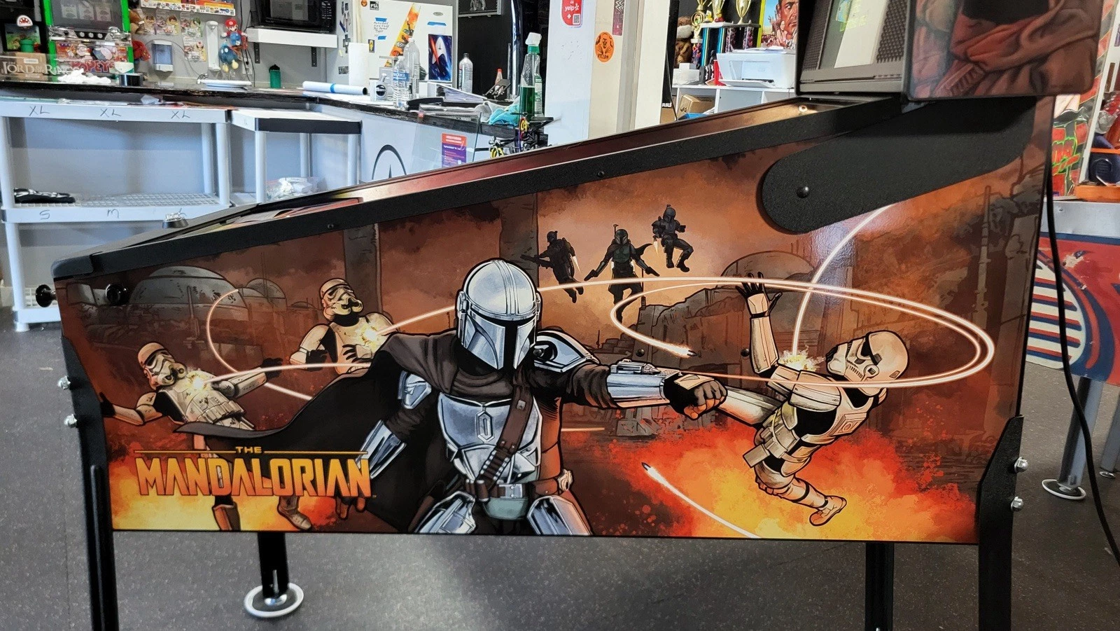 The Mandalorian Premium Edition Pinball - Image 2