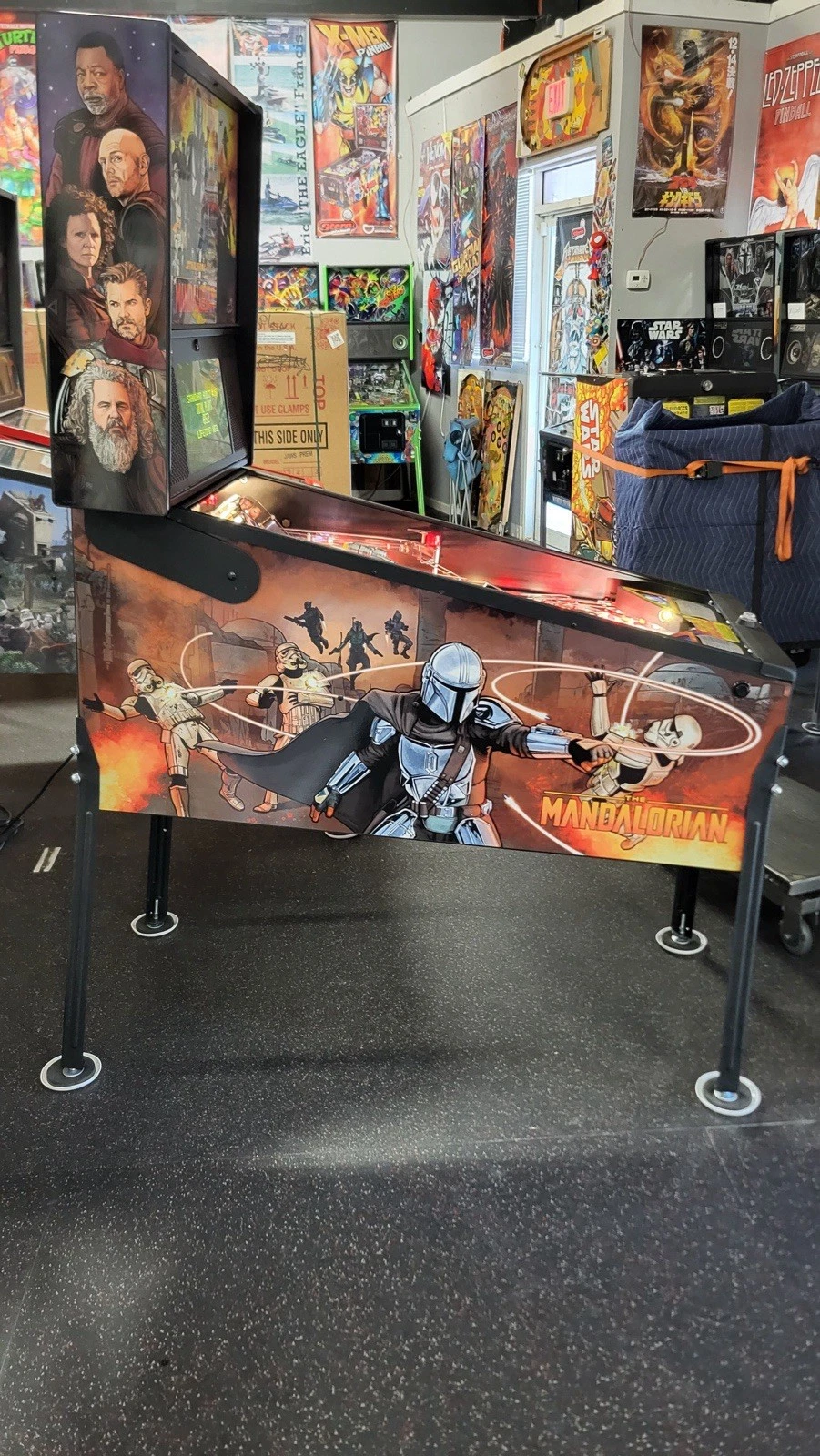 The Mandalorian Premium Edition Pinball - Image 5